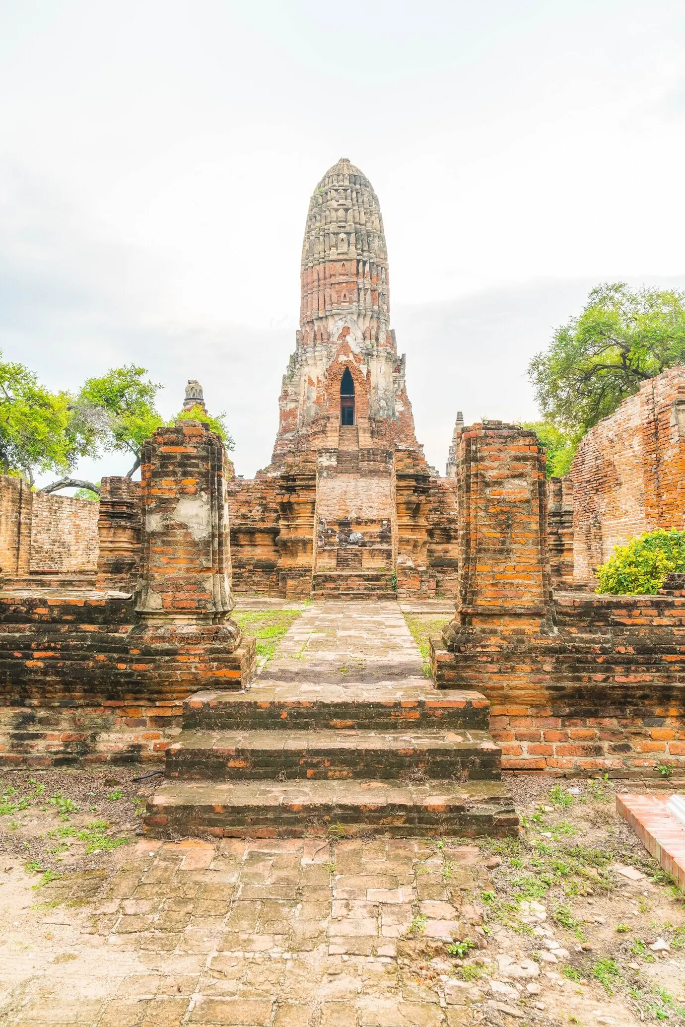 Schöne alte historische Architektur Ayutthayas in Thailand