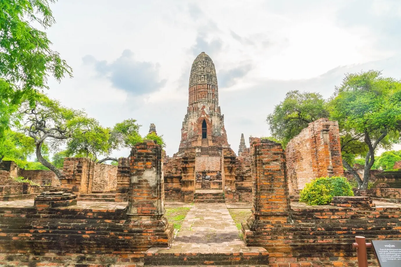 Schöne alte historische Architektur aus Ayutthaya in Thailand.